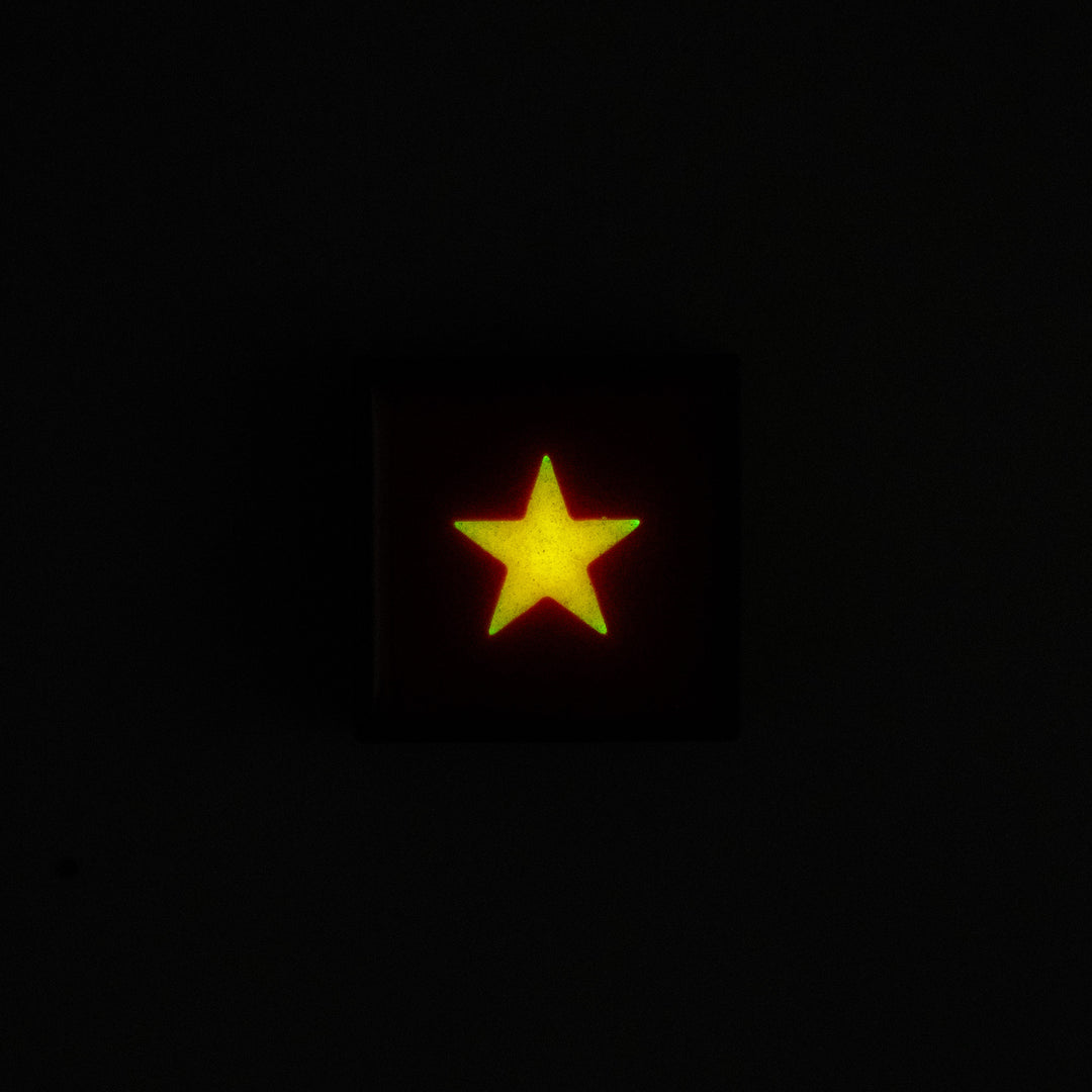 MOLLE Clip Vietnam Flag - Glow In The Dark